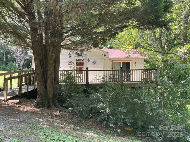 338 New Road, Robbinsville, NC 28771