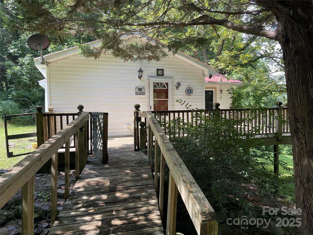 338 New Road, Robbinsville, NC 28771
