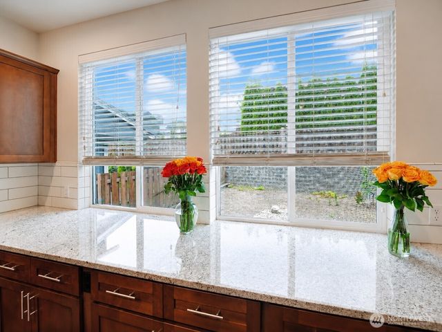 4960 S 325th Court, Auburn, WA 98001