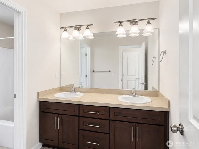 4960 S 325th Court, Auburn, WA 98001