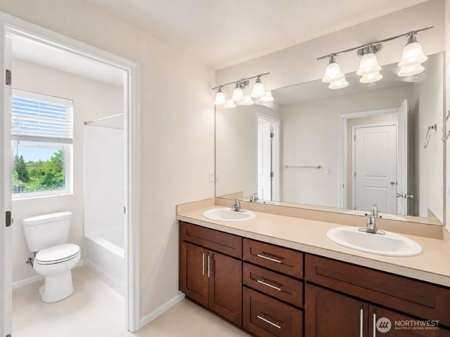 4960 S 325th Court, Auburn, WA 98001