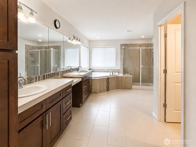 4960 S 325th Court, Auburn, WA 98001