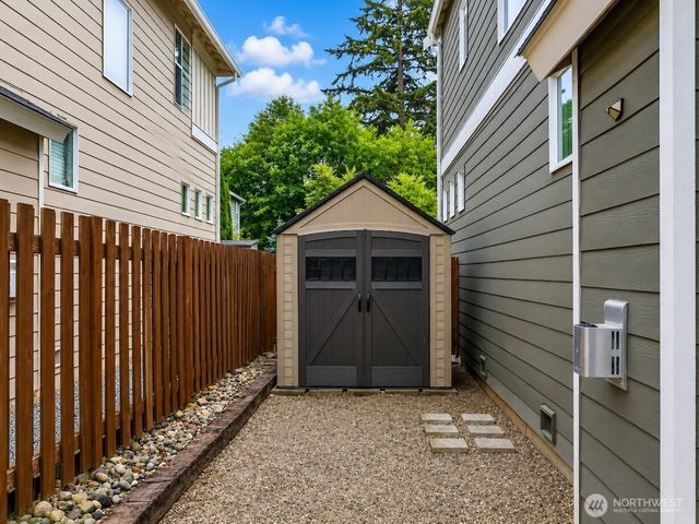4960 S 325th Court, Auburn, WA 98001