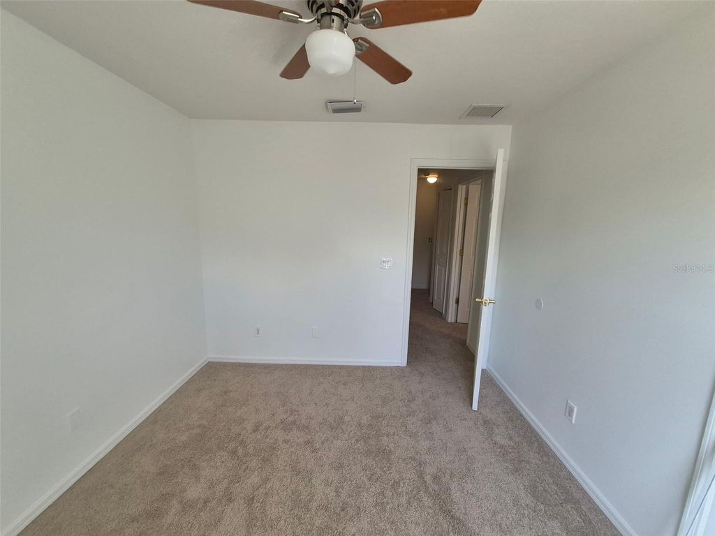 Image 22 of property listing at 2051 RETREAT VIEW CIRCLE, Sanford, FL 32771