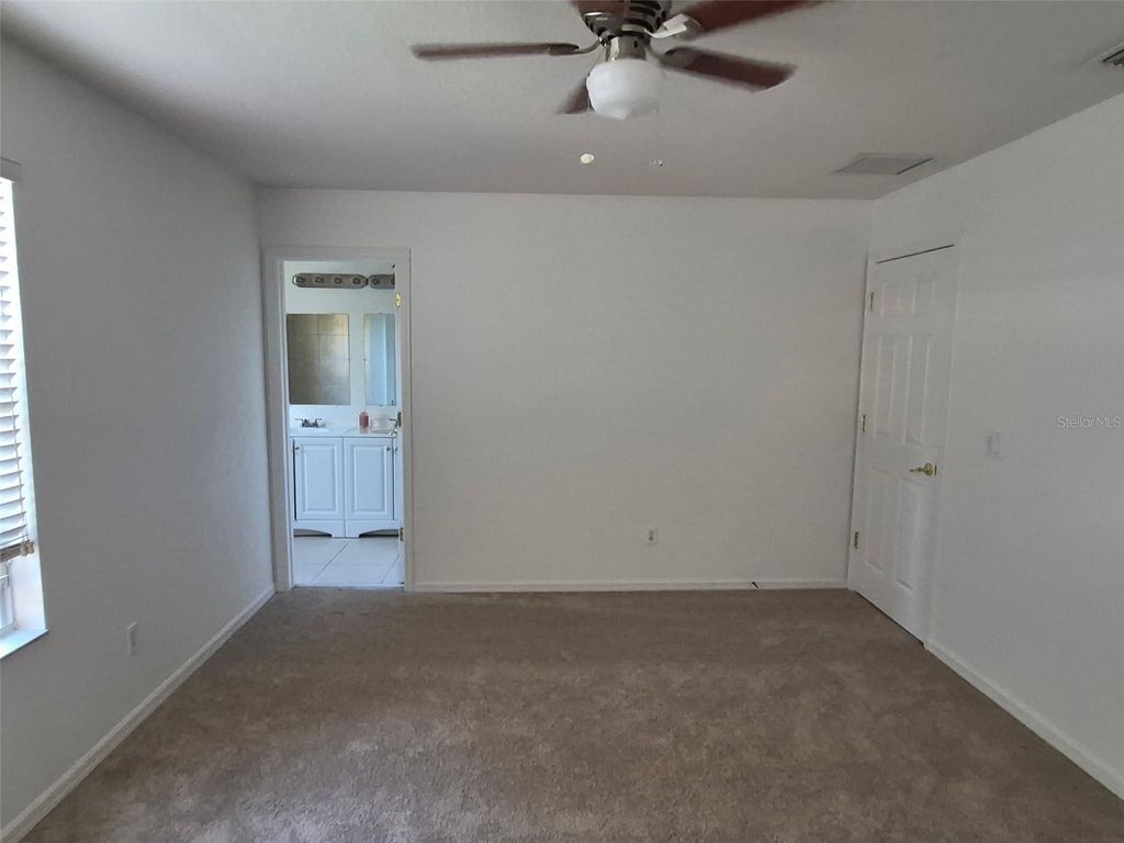 Image 30 of property listing at 2051 RETREAT VIEW CIRCLE, Sanford, FL 32771