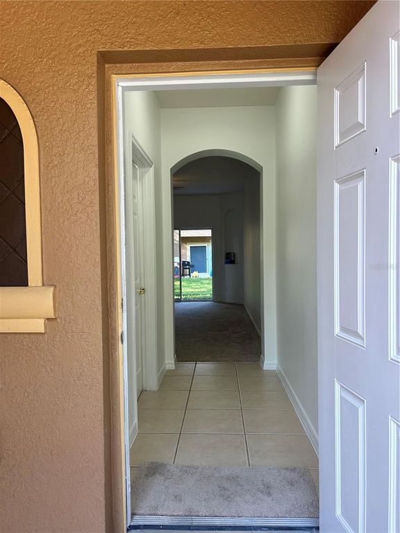 Image 4 of property listing at 2051 RETREAT VIEW CIRCLE, Sanford, FL 32771