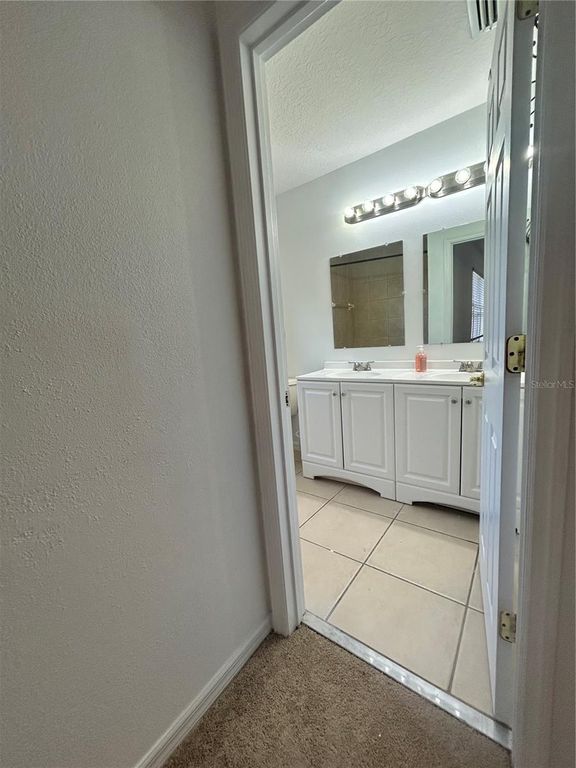 Image 31 of property listing at 2051 RETREAT VIEW CIRCLE, Sanford, FL 32771