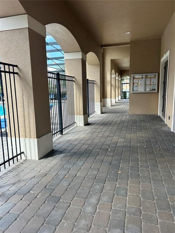 Image 40 of property listing at 2051 RETREAT VIEW CIRCLE, Sanford, FL 32771
