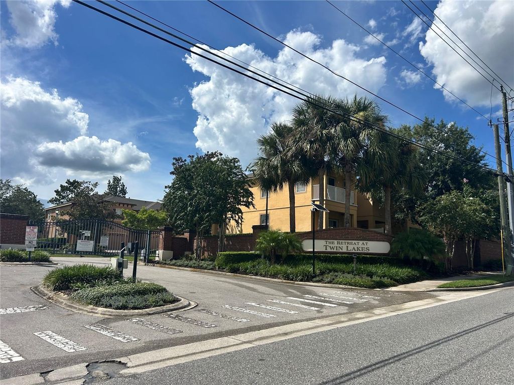 Image 44 of property listing at 2051 RETREAT VIEW CIRCLE, Sanford, FL 32771