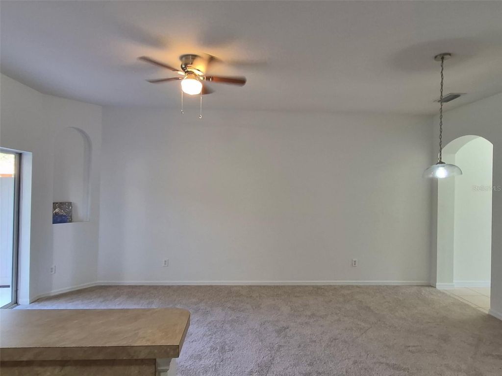 Image 8 of property listing at 2051 RETREAT VIEW CIRCLE, Sanford, FL 32771