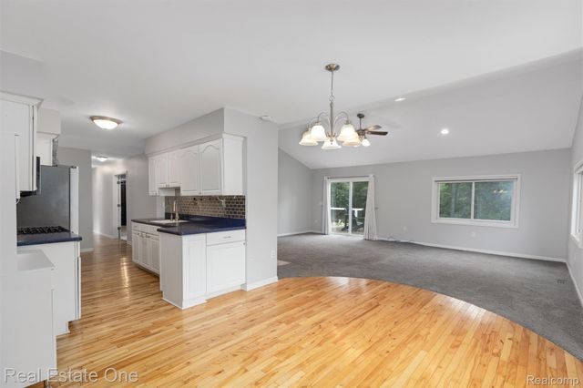 2000 Nacona, Commerce Charter Township, MI 48382