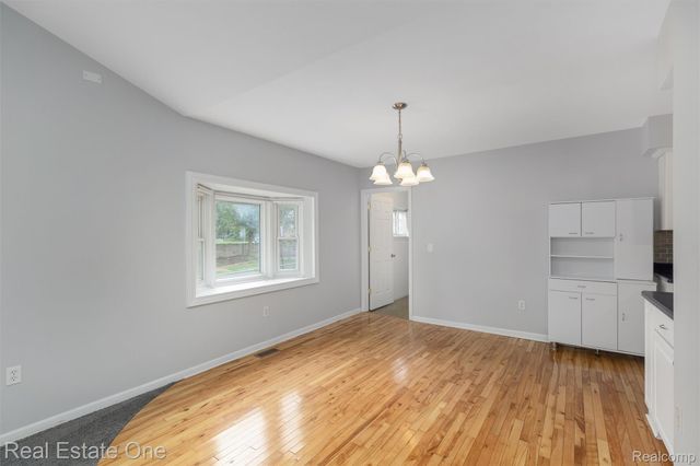 2000 Nacona, Commerce Charter Township, MI 48382