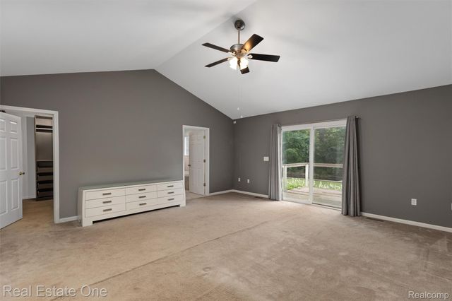 2000 Nacona, Commerce Charter Township, MI 48382