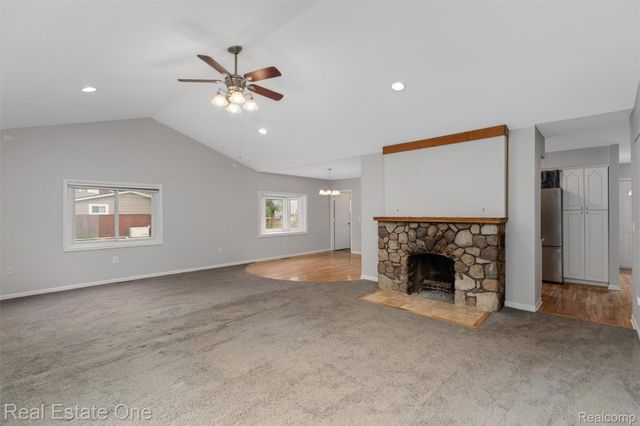 2000 Nacona, Commerce Charter Township, MI 48382