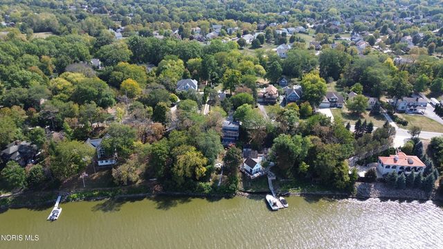 28968 E River Road, Perrysburg, OH 43551