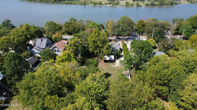 28968 E River Road, Perrysburg, OH 43551