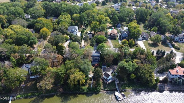 28968 E River Road, Perrysburg, OH 43551