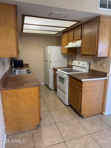 286 W PALOMINO Drive 118, Chandler, AZ 85225