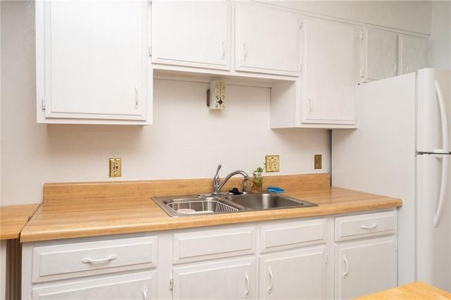 255 N Michigan Street 100, Lawrence, KS 66044