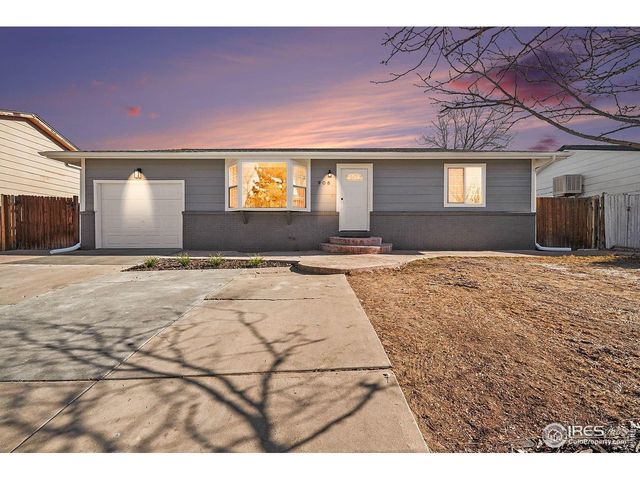 908 Applewood Ct, Fort Lupton, CO 80621
