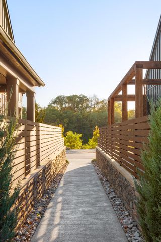 2845 Katmai Drive, Columbus, OH 43228