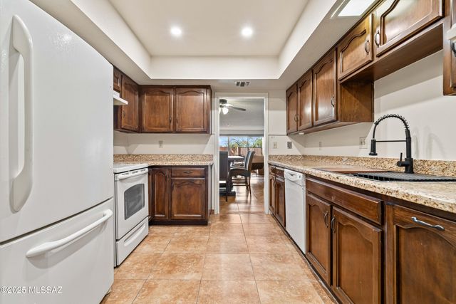 422 N Dodge Boulevard, Tucson, AZ 85716