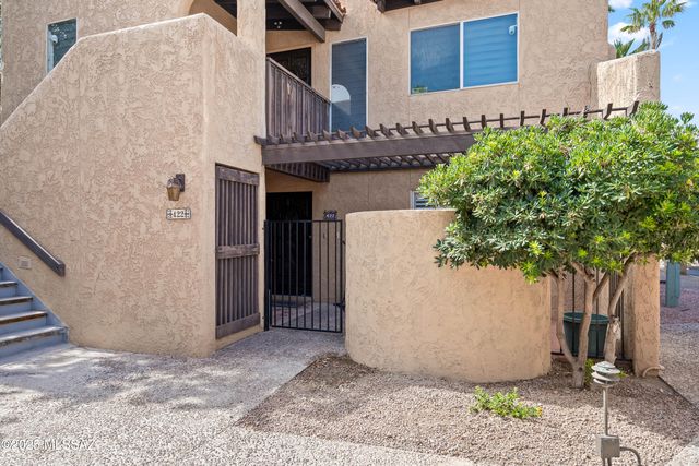 422 N Dodge Boulevard, Tucson, AZ 85716