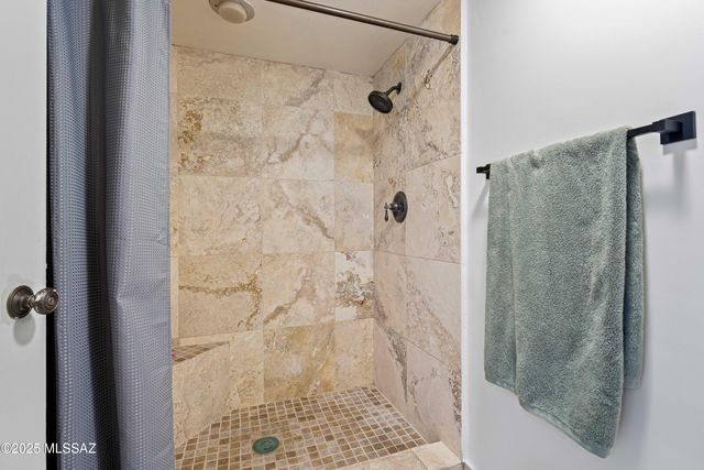 422 N Dodge Boulevard, Tucson, AZ 85716