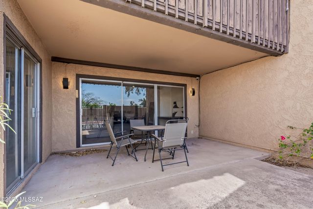 422 N Dodge Boulevard, Tucson, AZ 85716