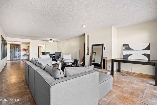 422 N Dodge Boulevard, Tucson, AZ 85716