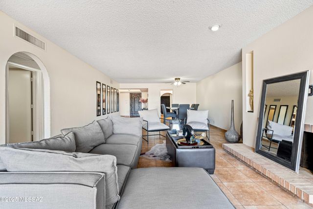 422 N Dodge Boulevard, Tucson, AZ 85716