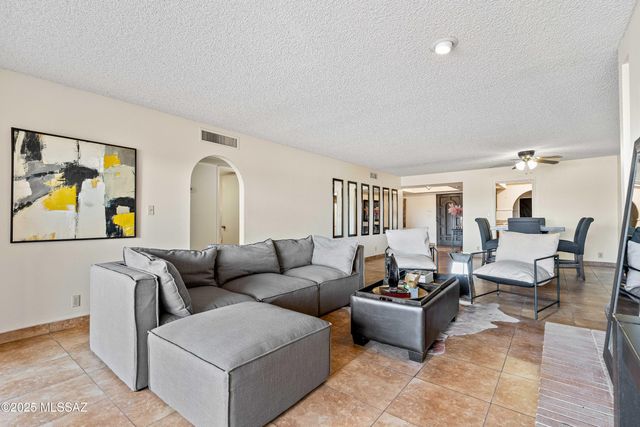 422 N Dodge Boulevard, Tucson, AZ 85716