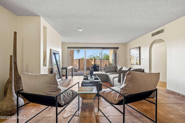 422 N Dodge Boulevard, Tucson, AZ 85716