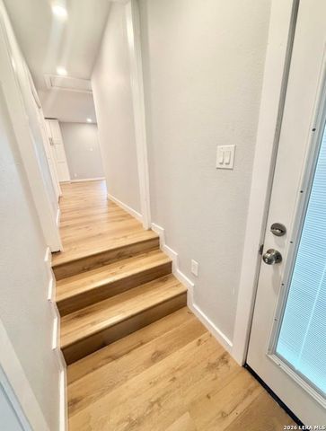 1126 W Lullwood, San Antonio, TX 78201