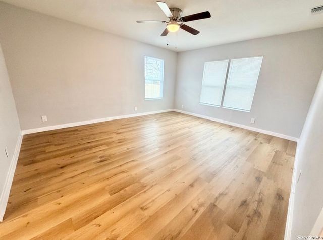 1126 W Lullwood, San Antonio, TX 78201