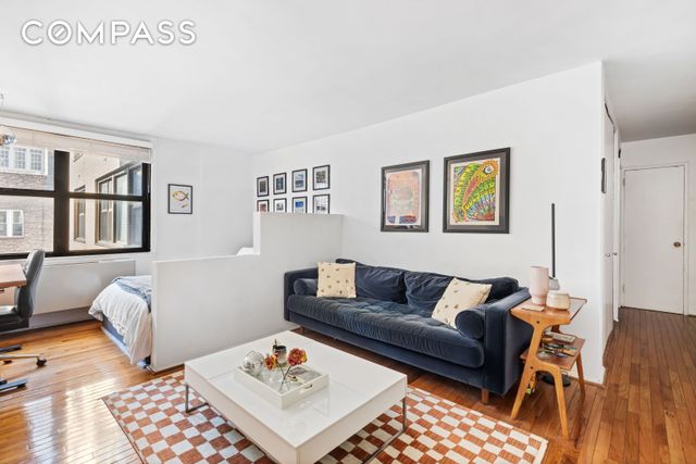 130 E 18th St Apt 8R, New York City, NY 10003
