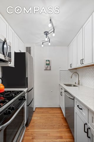 130 E 18th St Apt 8R, New York City, NY 10003