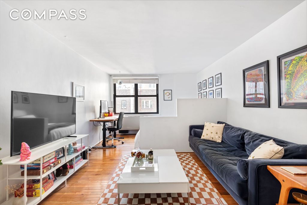 130 E 18th St Apt 8R, New York City, NY 10003