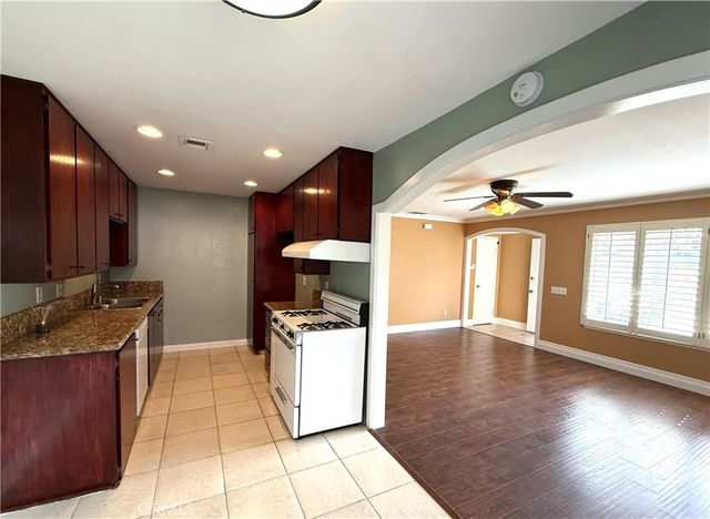 1315 Via Santiago A, Corona, CA 92882