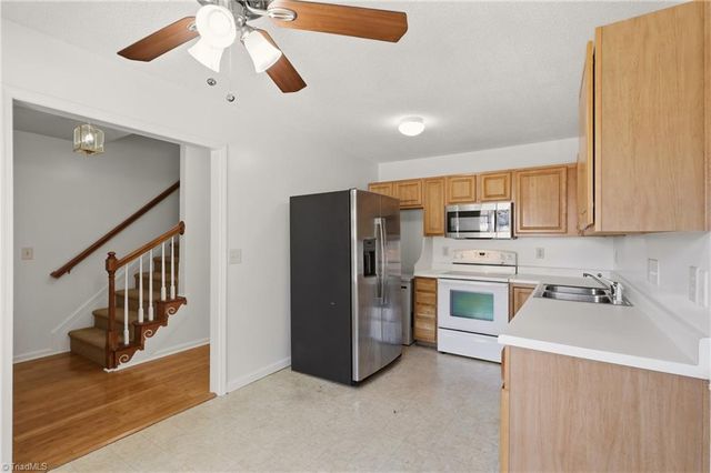 5808 Battery Drive 42, Greensboro, NC 27409