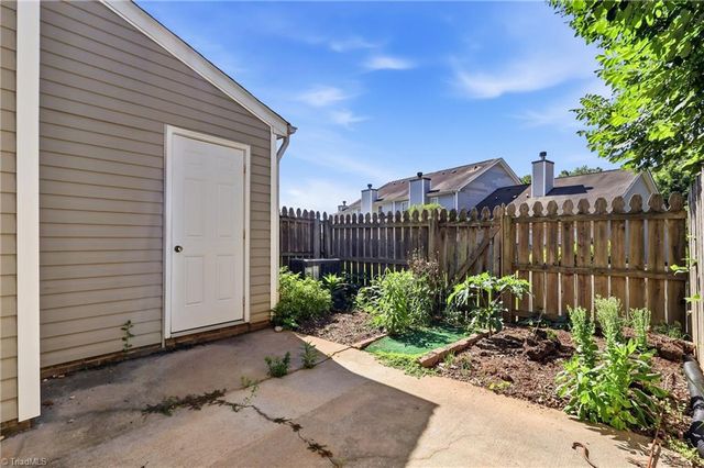 5808 Battery Drive 42, Greensboro, NC 27409