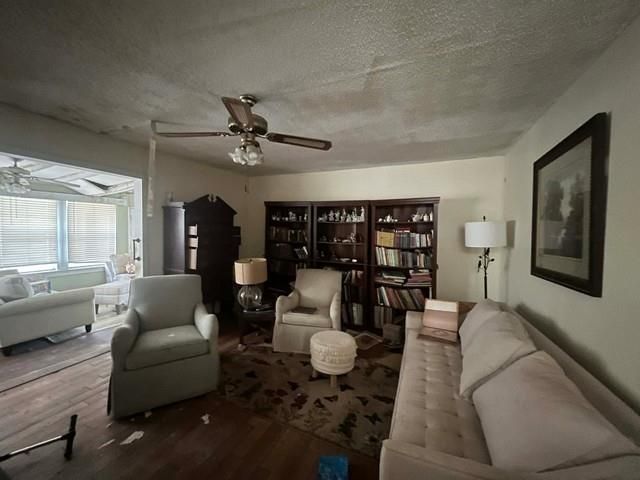 213 ONEAL Street, Pineville, LA 71360