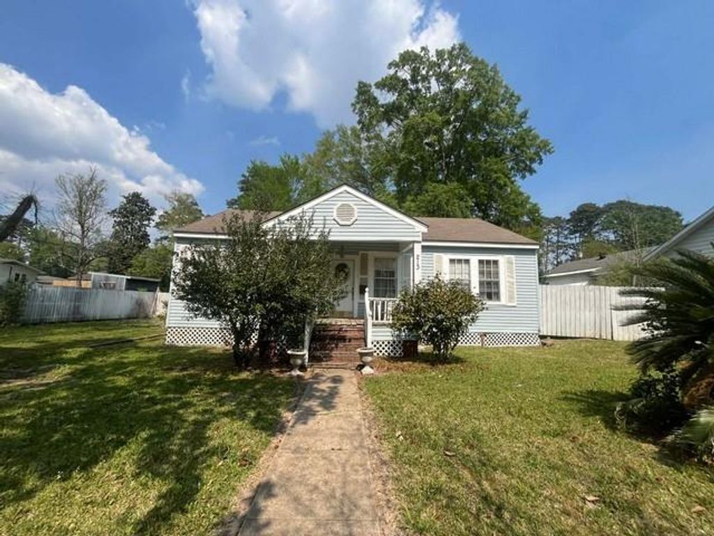 213 ONEAL Street, Pineville, LA 71360