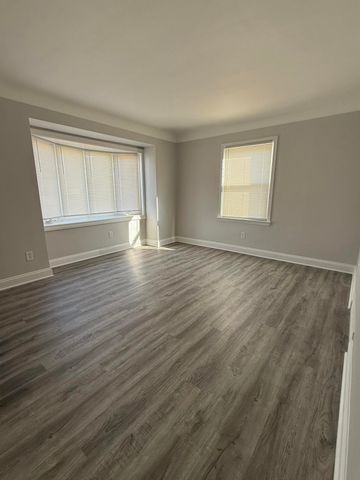 525 Mill Street, Lincoln Park, MI 48146