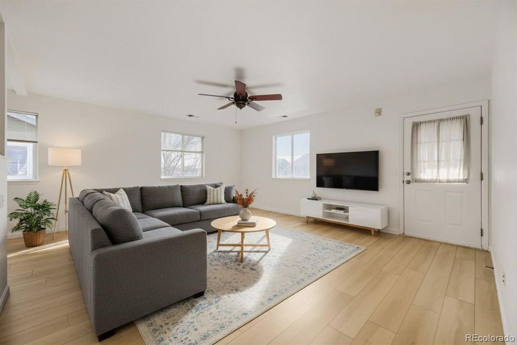 3226 W Girard Avenue C, Englewood, CO 80110