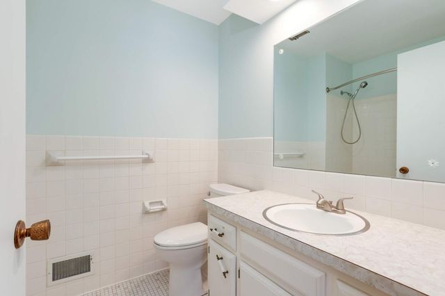 8324 29th Avenue N, New Hope, MN 55427