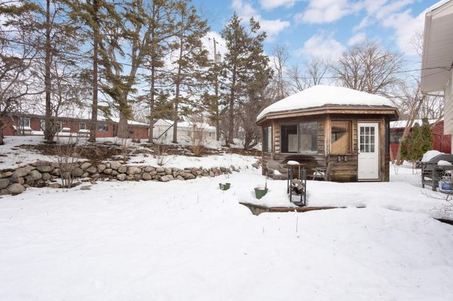 8324 29th Avenue N, New Hope, MN 55427