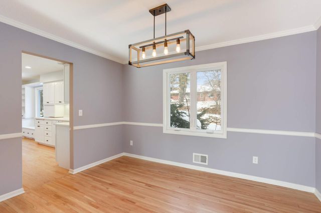 8324 29th Avenue N, New Hope, MN 55427