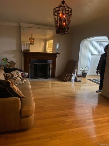 18961 SANTA BARBARA Drive, Detroit, MI 48221
