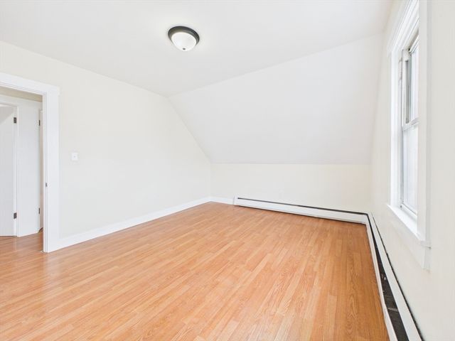 275 Dartmouth St, New Bedford, MA 02740